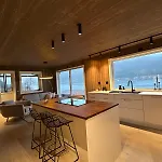 Fjord View Cabin, Aurora, 30 Min Airport * 트롬쇠
