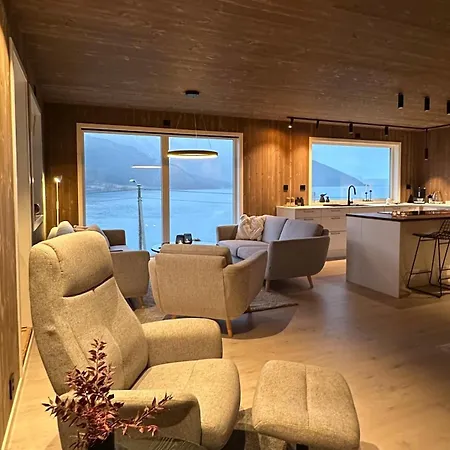 Fjord View Cabin, Aurora, 30 Min Airport * Tromsø