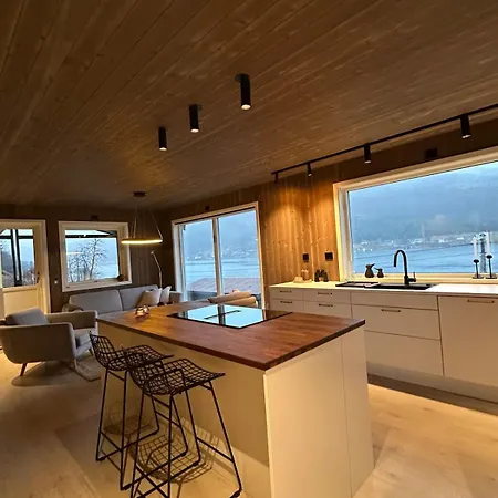 Fjord View Cabin, Aurora, 30 Min Airport * Tromsø